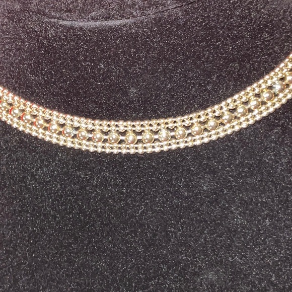 Elegant, goldtone, adjustable choker/collar.  No maker’s mark. - Picture 5 of 6